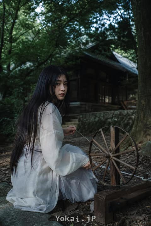 La Doncella Hilandera — Cruzándose con los Yokai: El día a día en la era Reiwa