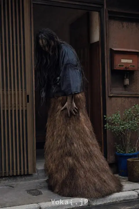 Muku-Mukabaki (Awakened Gaiters) — Brushing Shoulders with Yokai: The Reiwa Everyday